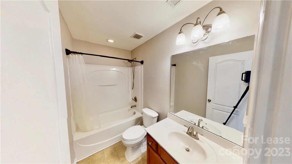 Stowe Pointe - Residential Lease