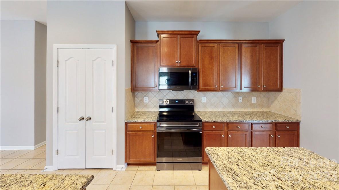 Stowe Pointe - Residential Lease