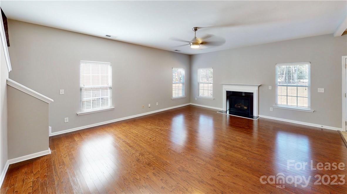 Stowe Pointe - Residential Lease