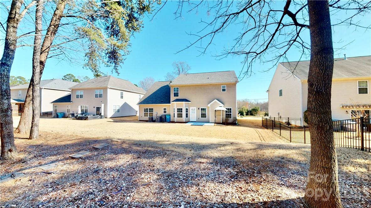 Stowe Pointe - Residential Lease