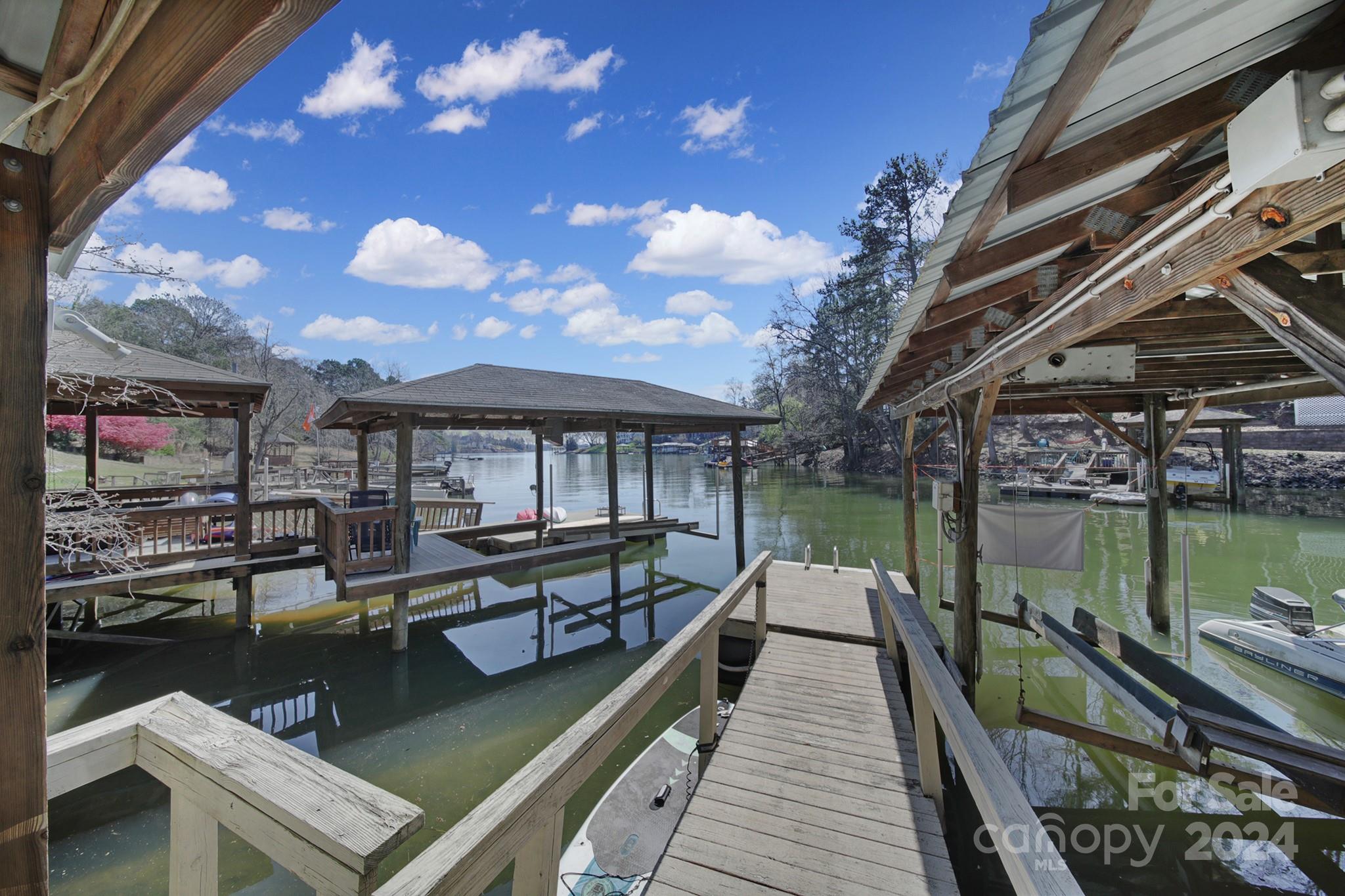 Tega Cay - Residential