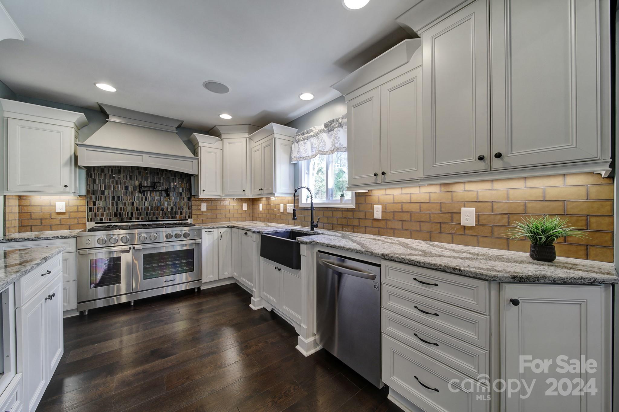 Tega Cay - Residential