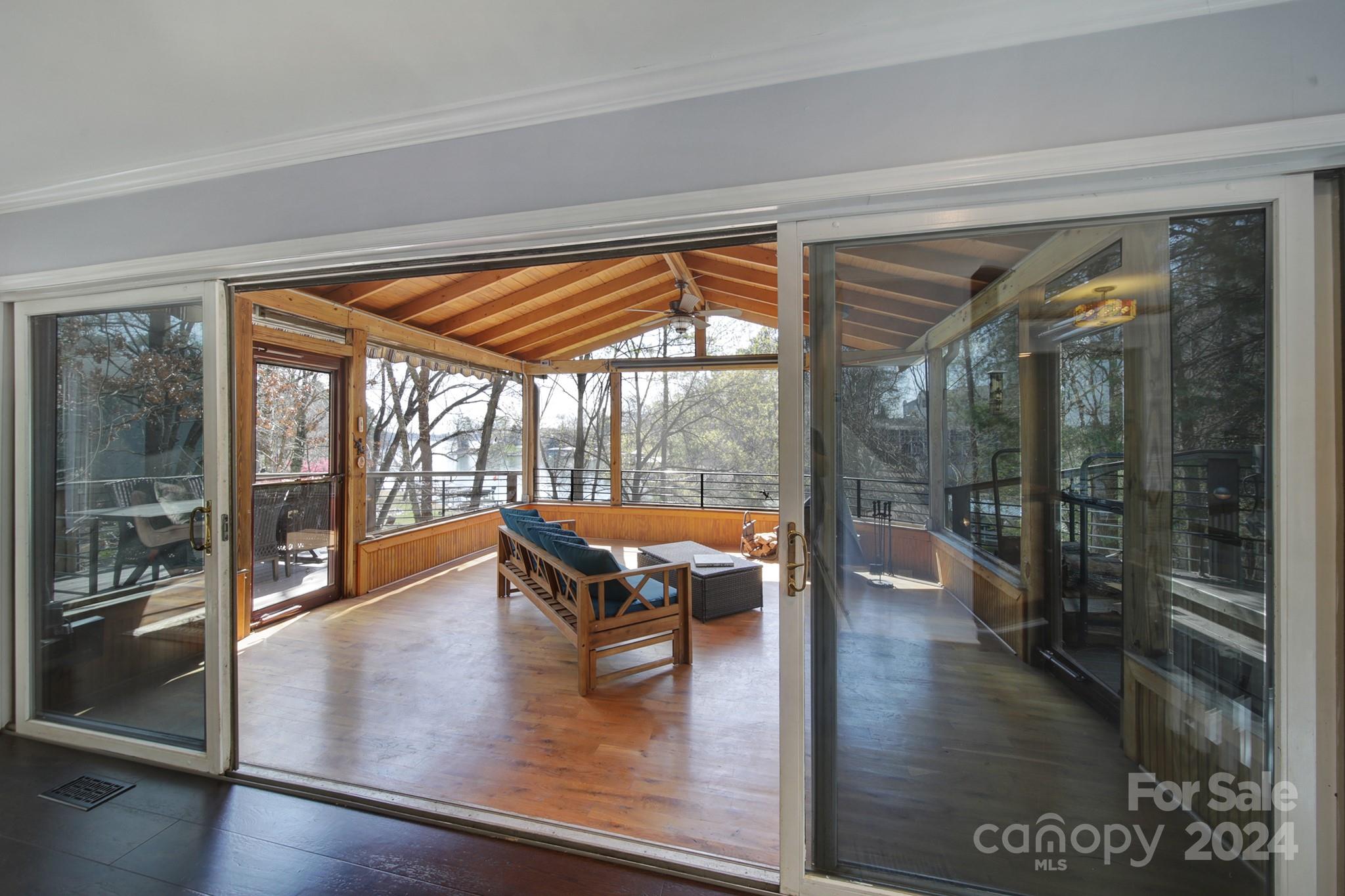 Tega Cay - Residential