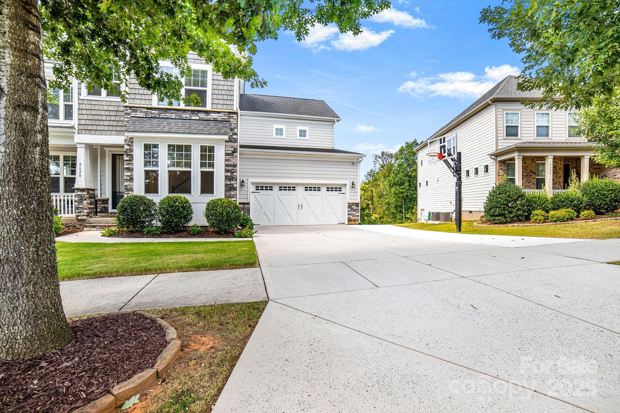 8628 Shadetree Street