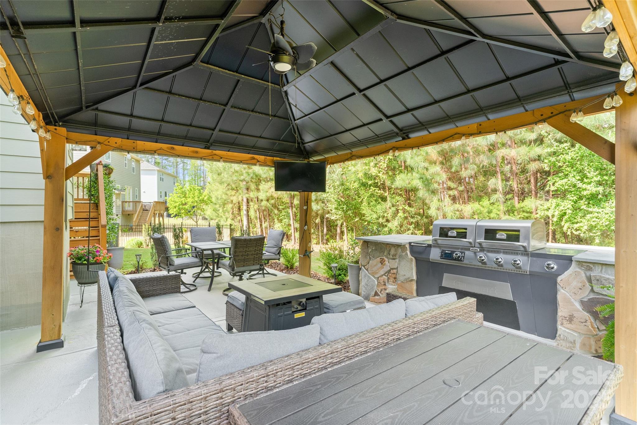 Lake Crest - Residential