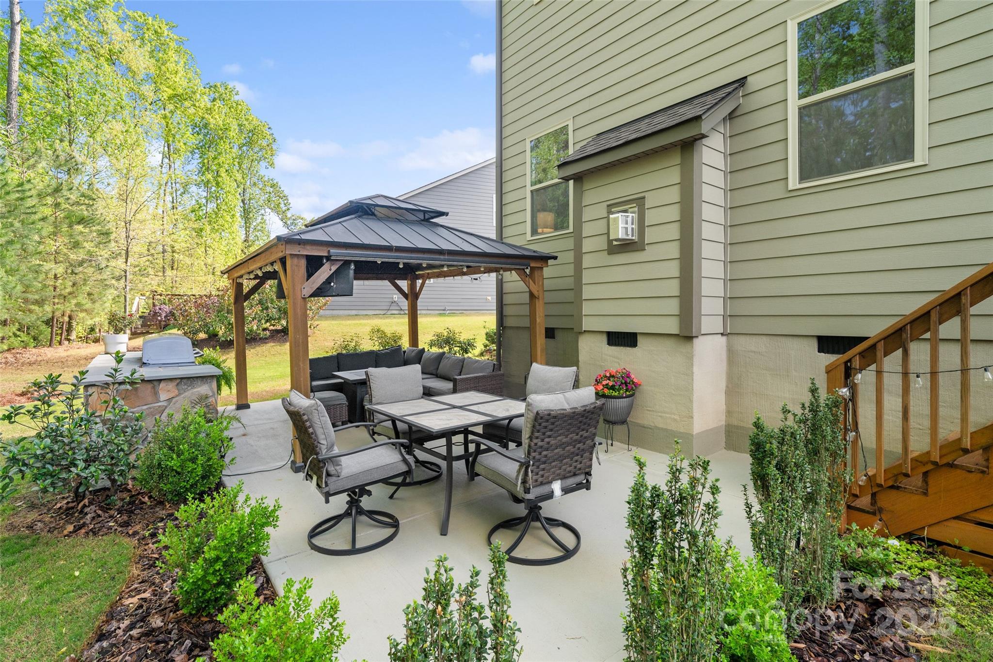 Lake Crest - Residential