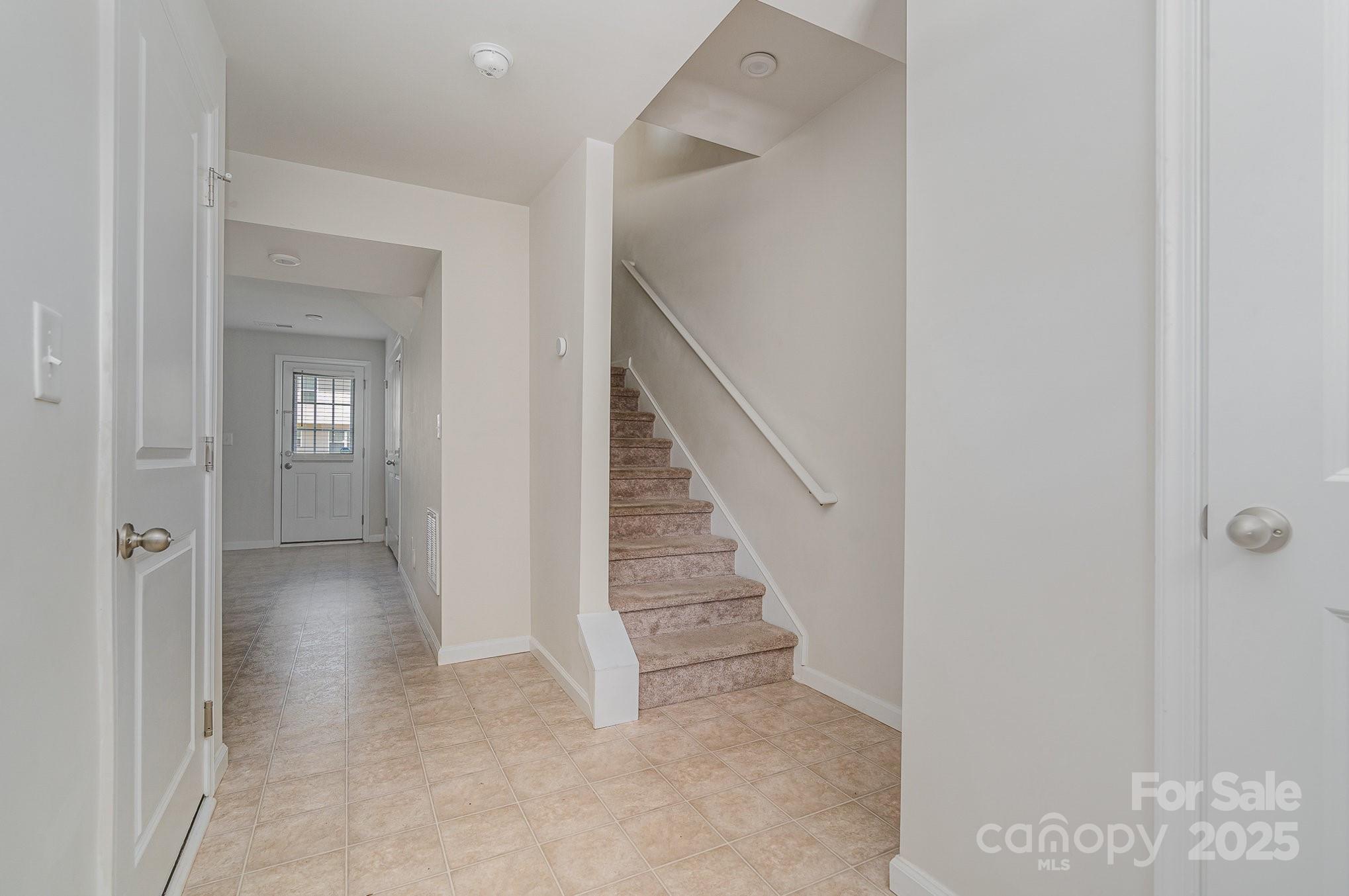 706 Dillon Way
