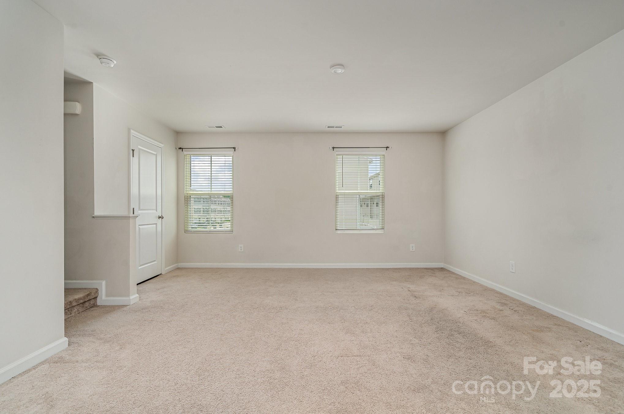 706 Dillon Way