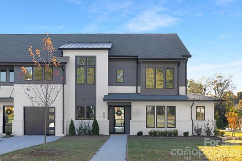 Photo of 400 Dover Avenue, Charlotte, NC 28209 (MLS # 4345558)