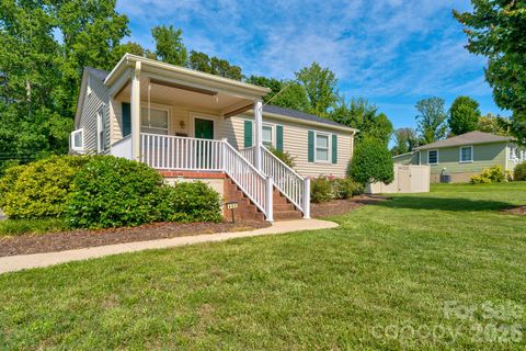 Photo of 402 N Houser Street, Cherryville, NC 28021 (MLS # 4393371)
