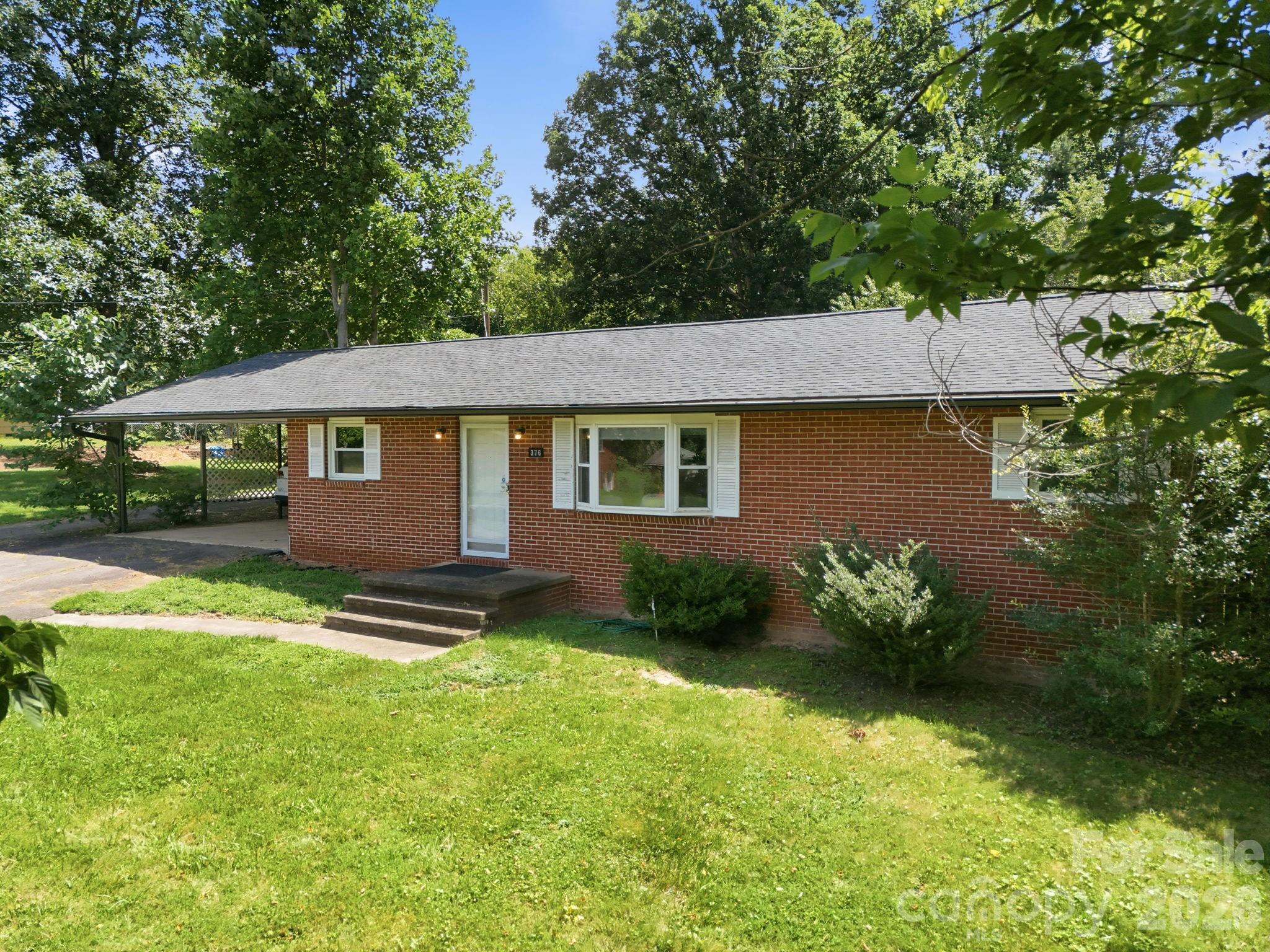 376 School Road E