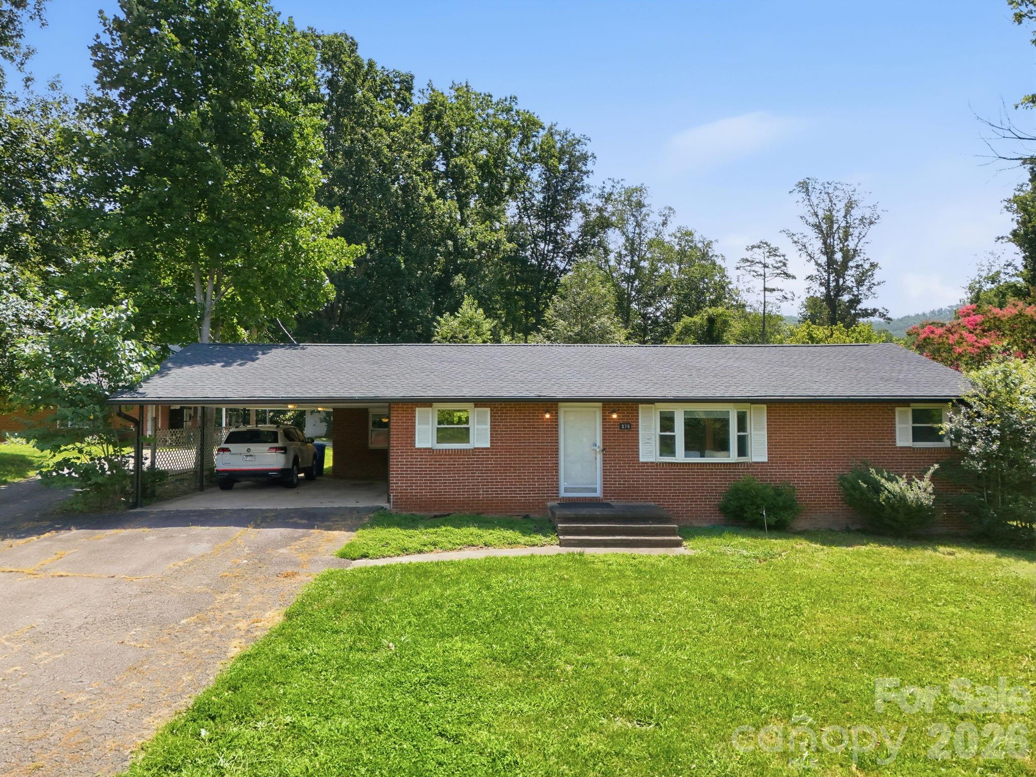 376 School Road E, Asheville, NC, 28803