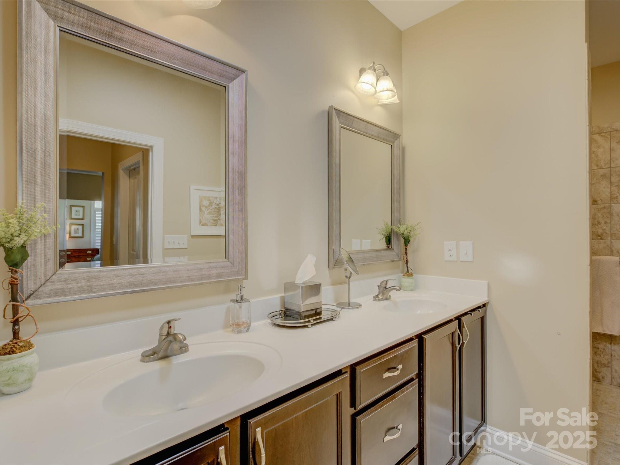 The Courtyards of Marvin - Residential