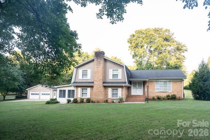 3401 Tracelake Drive Matthews NC 28105