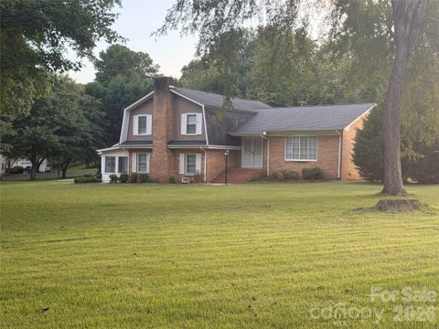 Photo of 3401 Tracelake Drive, Matthews, NC 28105 (MLS # 4417359)