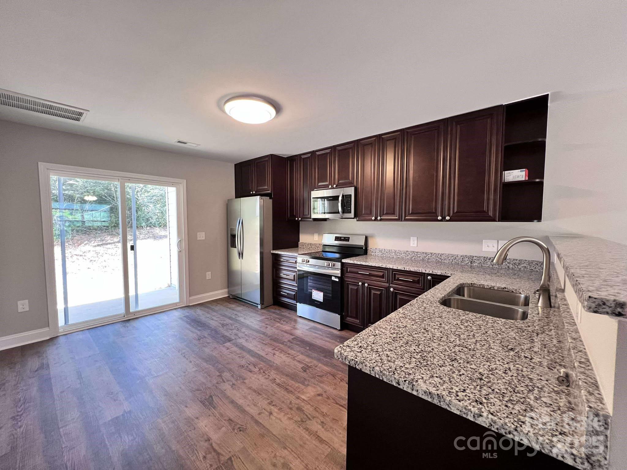 1416 Salisbury Avenue