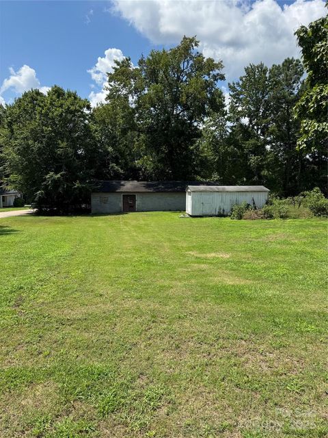 Photo of 818 Skyland Street, Kannapolis, NC 28124 (MLS # 4294771) Photo of 818 Skyland Street, Kannapolis, NC 28124 (MLS # 4294771)