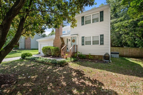 Photo of 8211 Park Vista Circle, Charlotte, NC 28226 (MLS # 4423336)