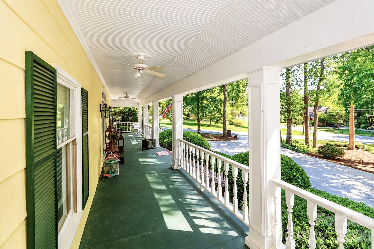 361 Gleneagles Road W
