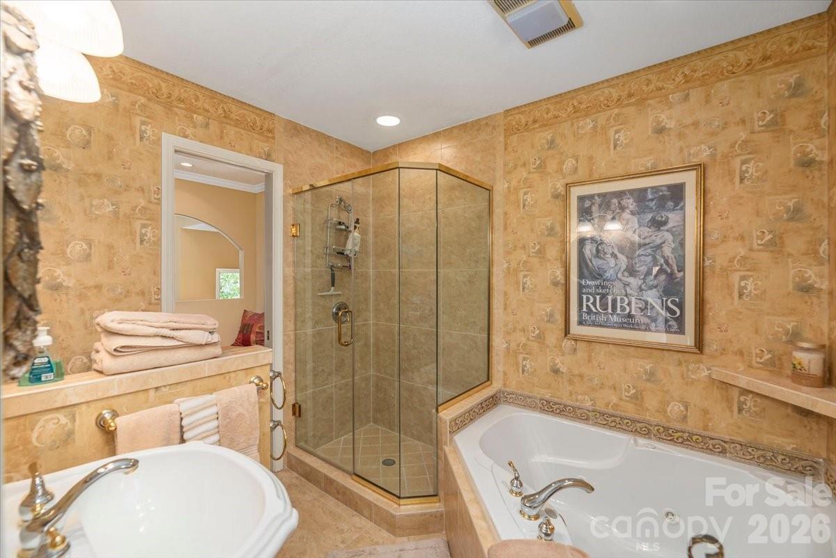 Laurel Ridge Country Club - Residential