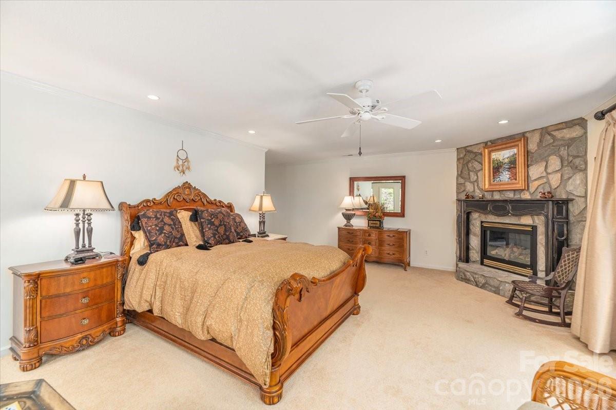 Laurel Ridge Country Club - Residential