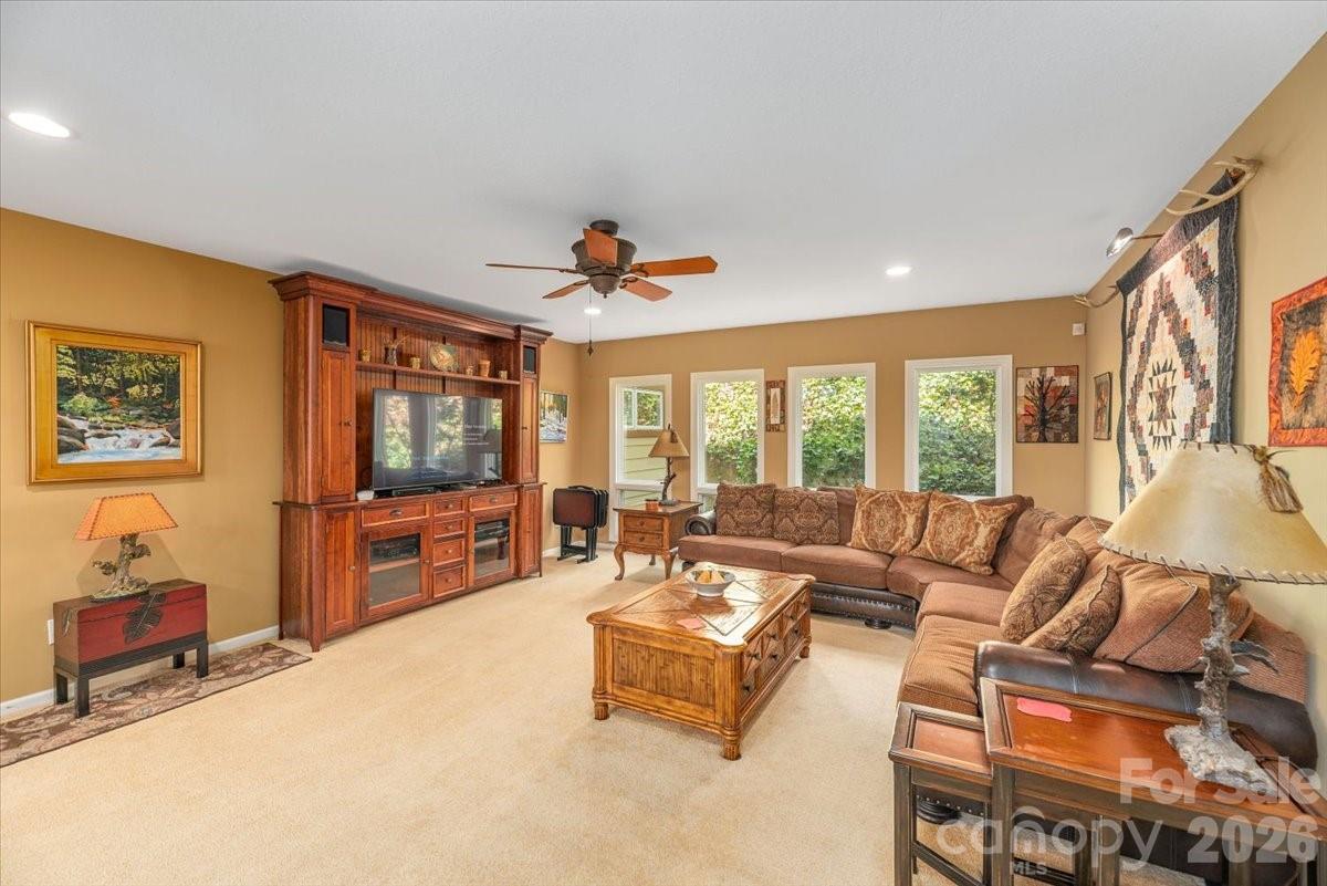 Laurel Ridge Country Club - Residential