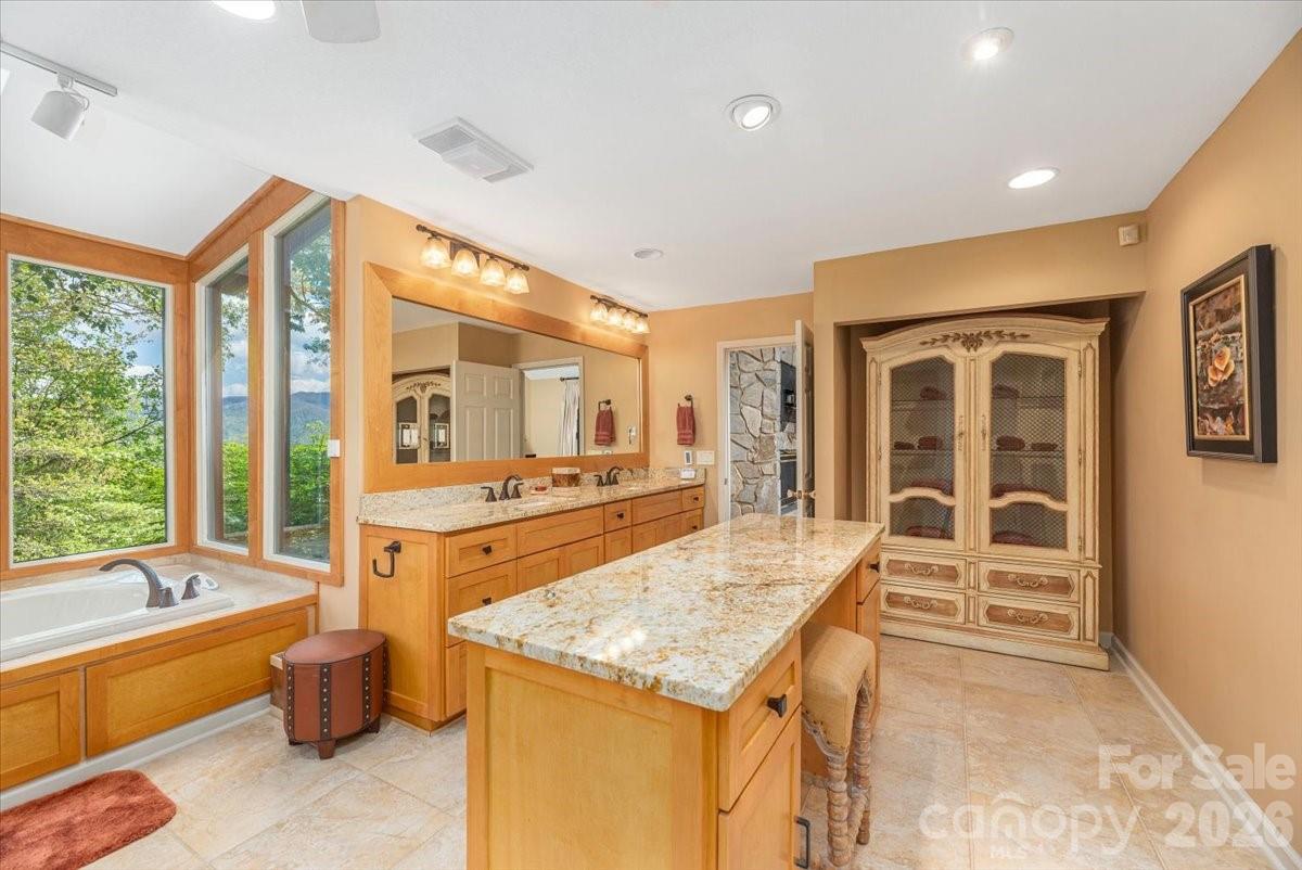 Laurel Ridge Country Club - Residential