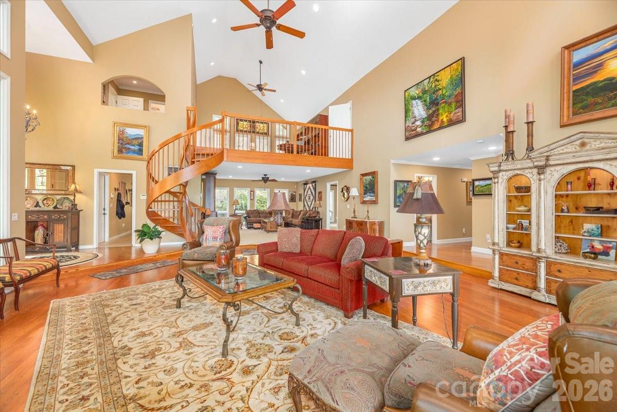 Laurel Ridge Country Club - Residential