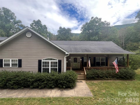 Photo of 201 S Face Lane, Burnsville, NC 28714 (MLS # 4426092)