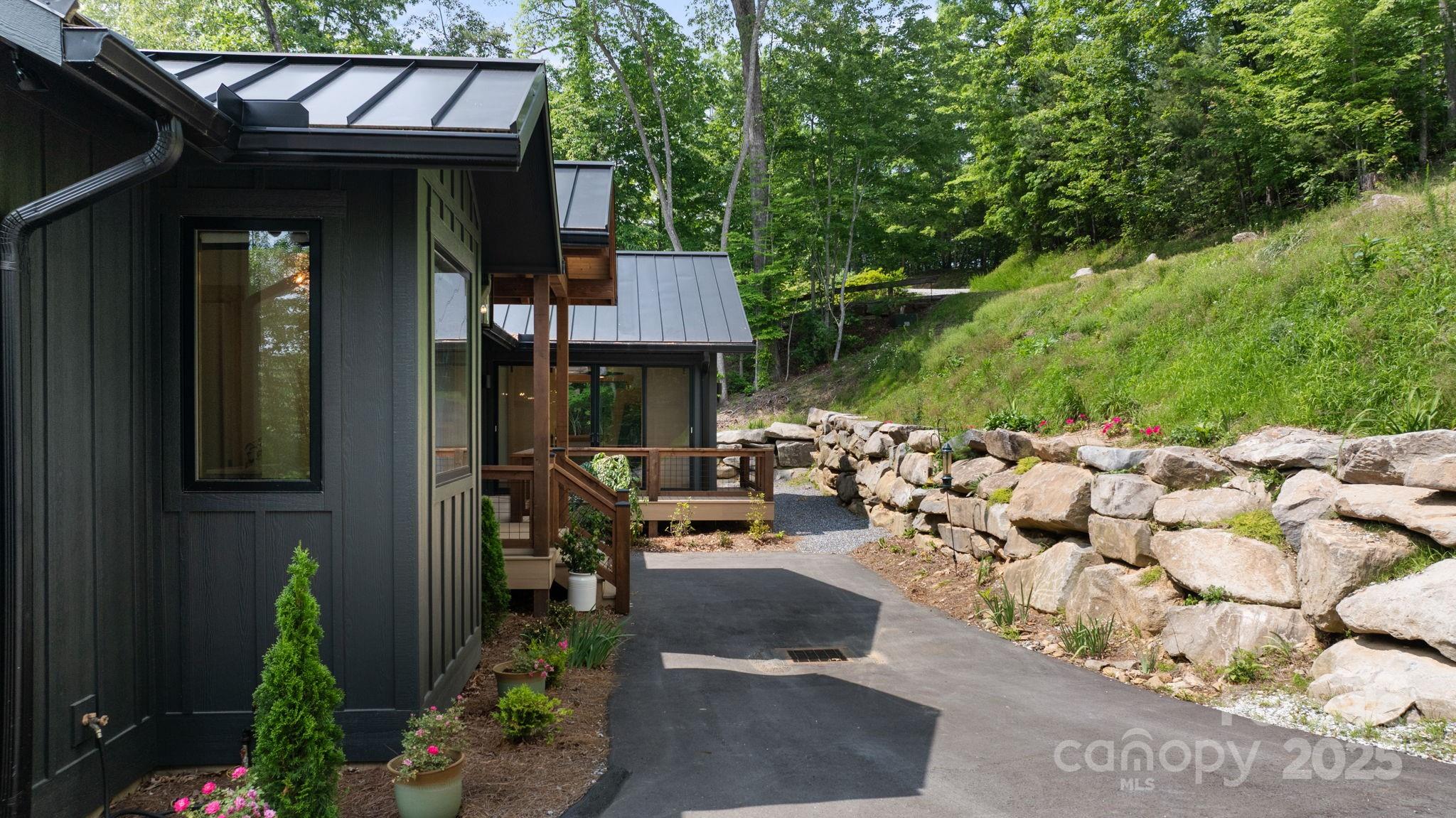 192 Lakeview Trail