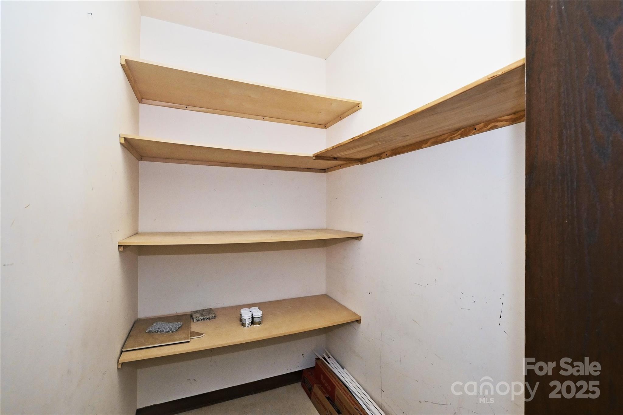 800 Cherokee - Residential