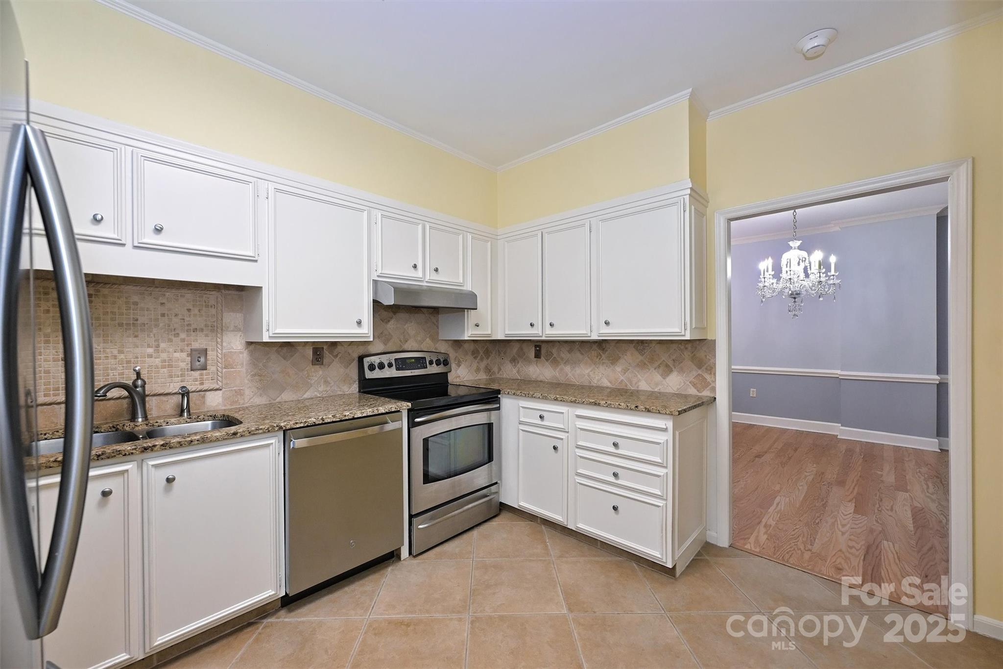 800 Cherokee - Residential