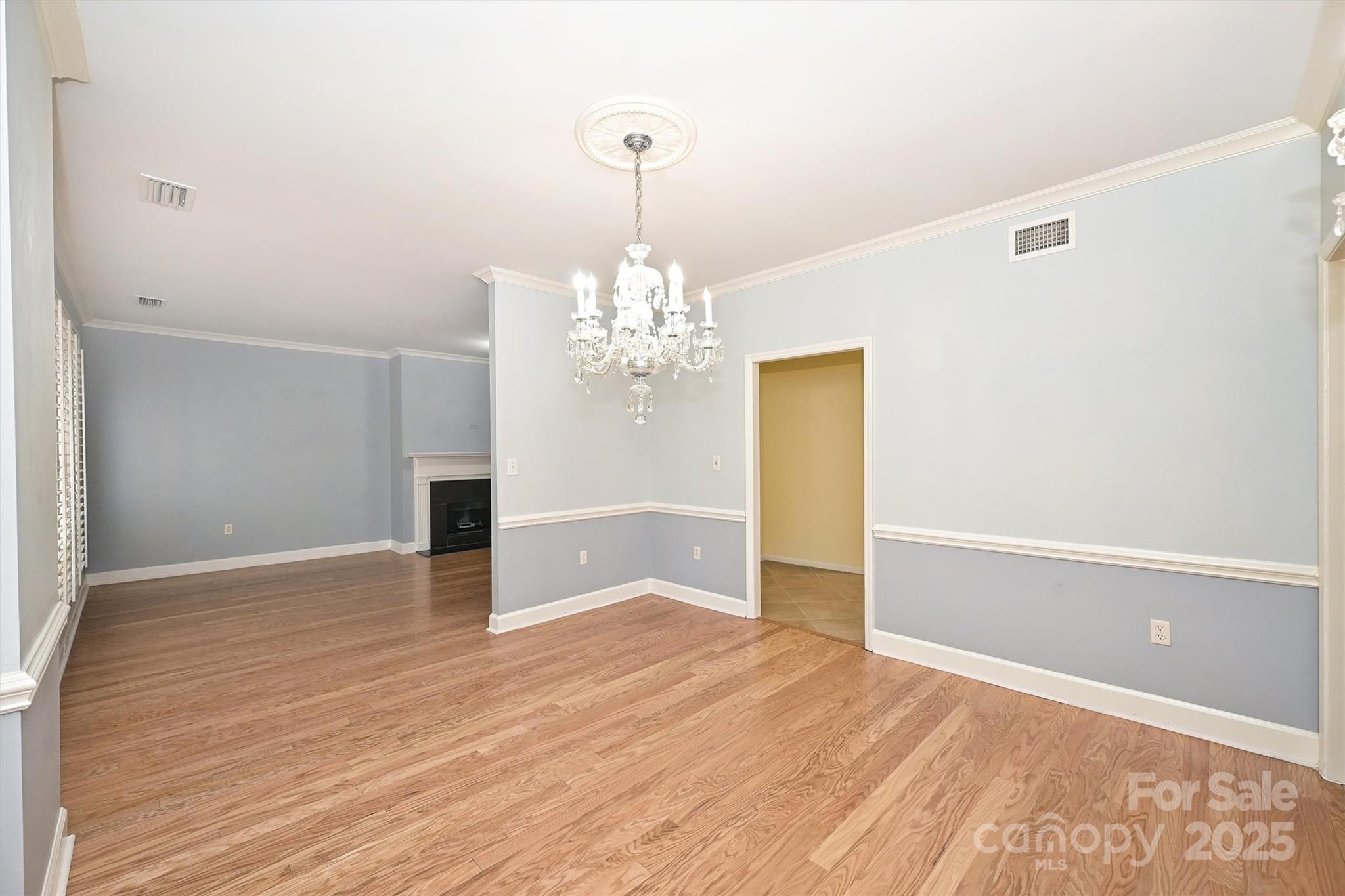 800 Cherokee - Residential