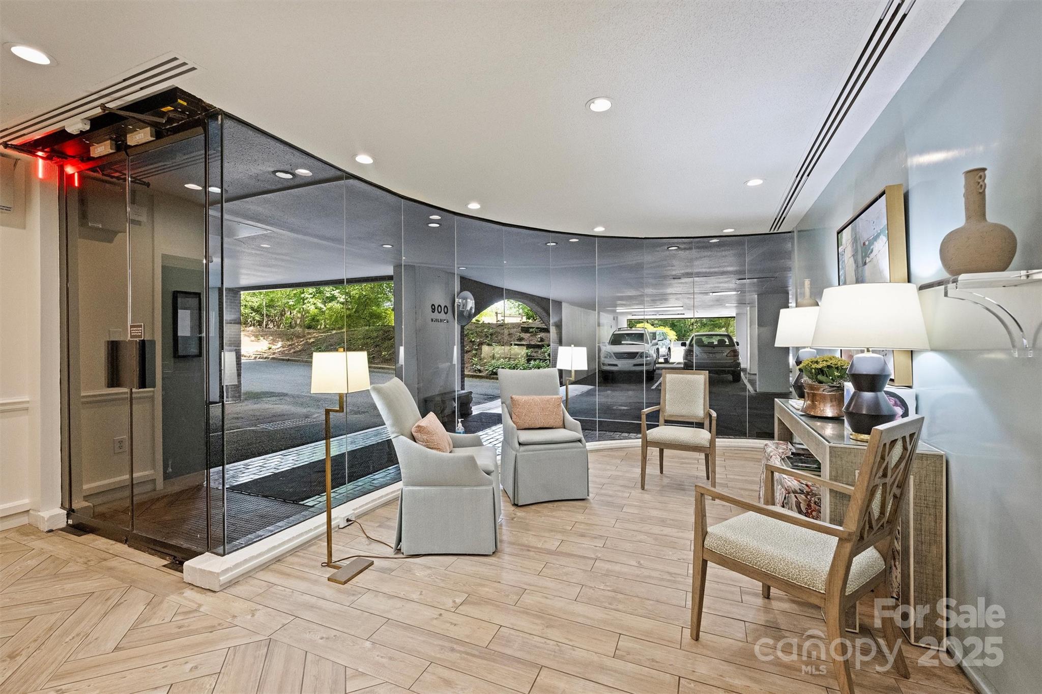 800 Cherokee - Residential