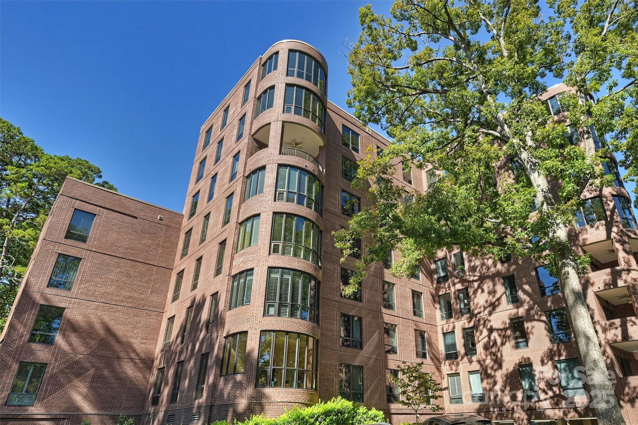 800 Cherokee - Residential