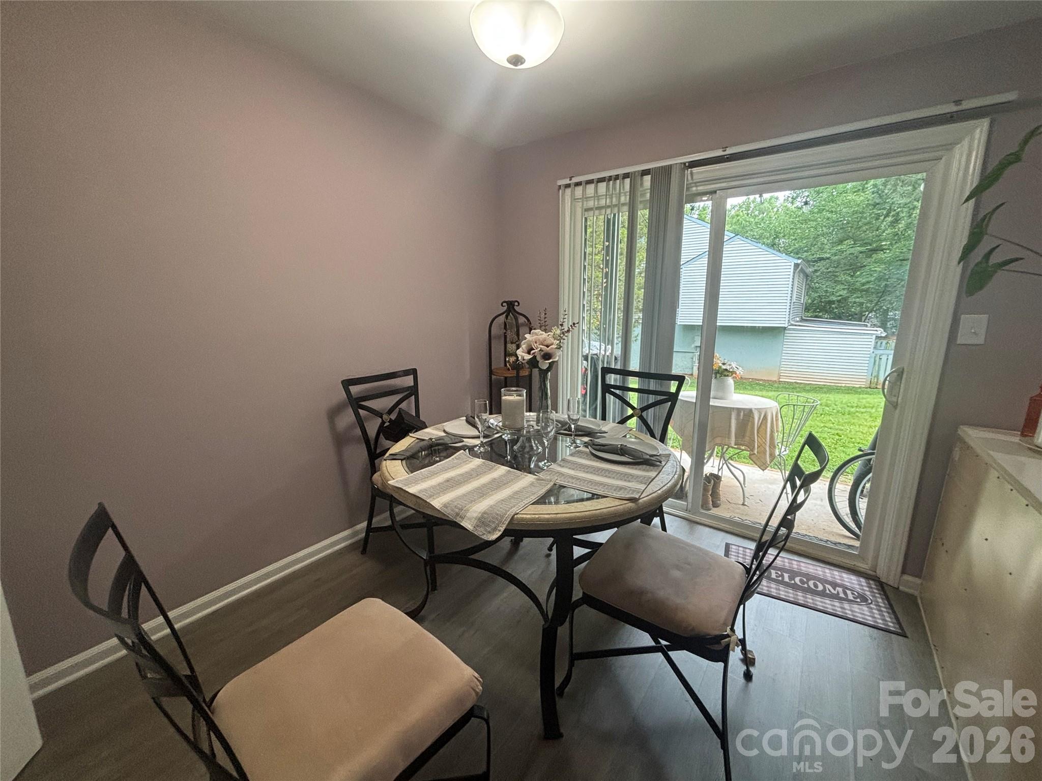 1920 Countrymens Court 2