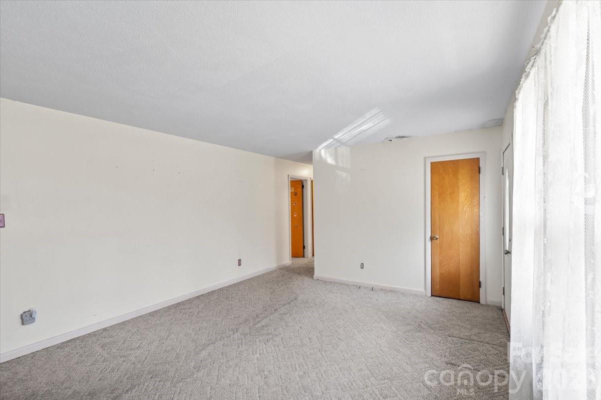 411 Brentwood Circle