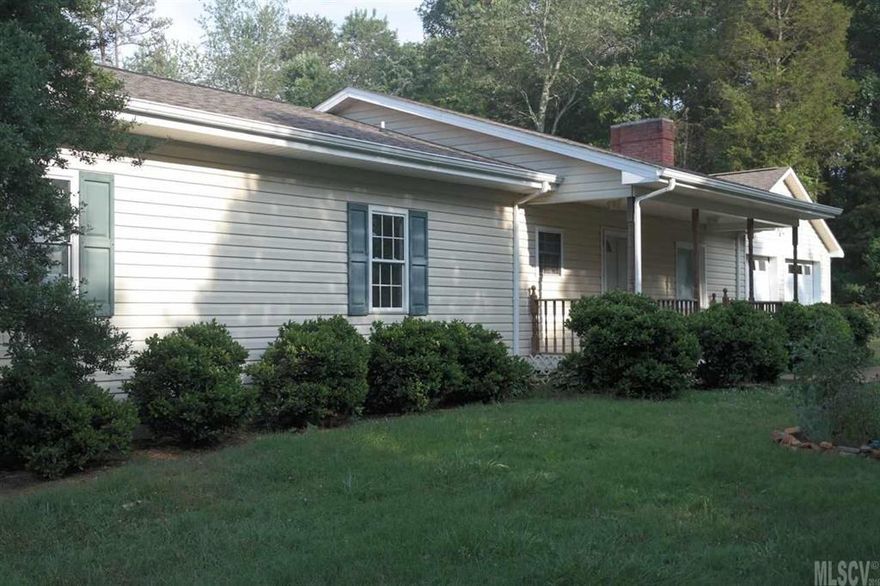 Wonderful Large Vinyl Ranch Home. With 2.90 Acres Great for Horses. Total Interior Redecoration New Carpet, New Paint. 2 Car Garage. Large Master Suite Whirpool, Dual Sinks and Shower. Peaceful County Setting a Must See!!!!! Seller is very Motivated!!!!!!!!!!!!!!!!Bring all Offers!!!!!!!!!!!