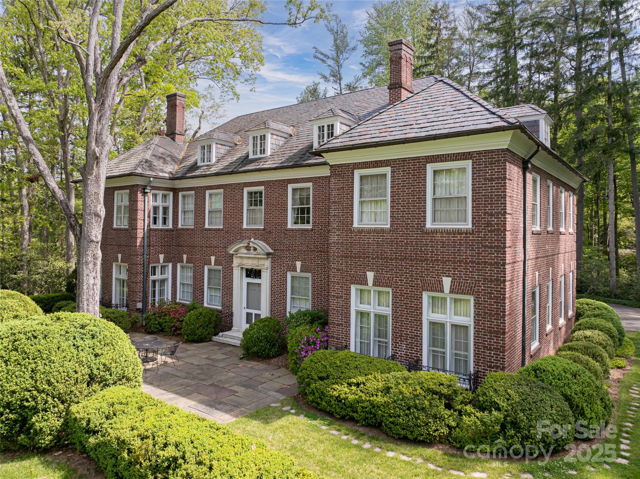 407 Vanderbilt Road