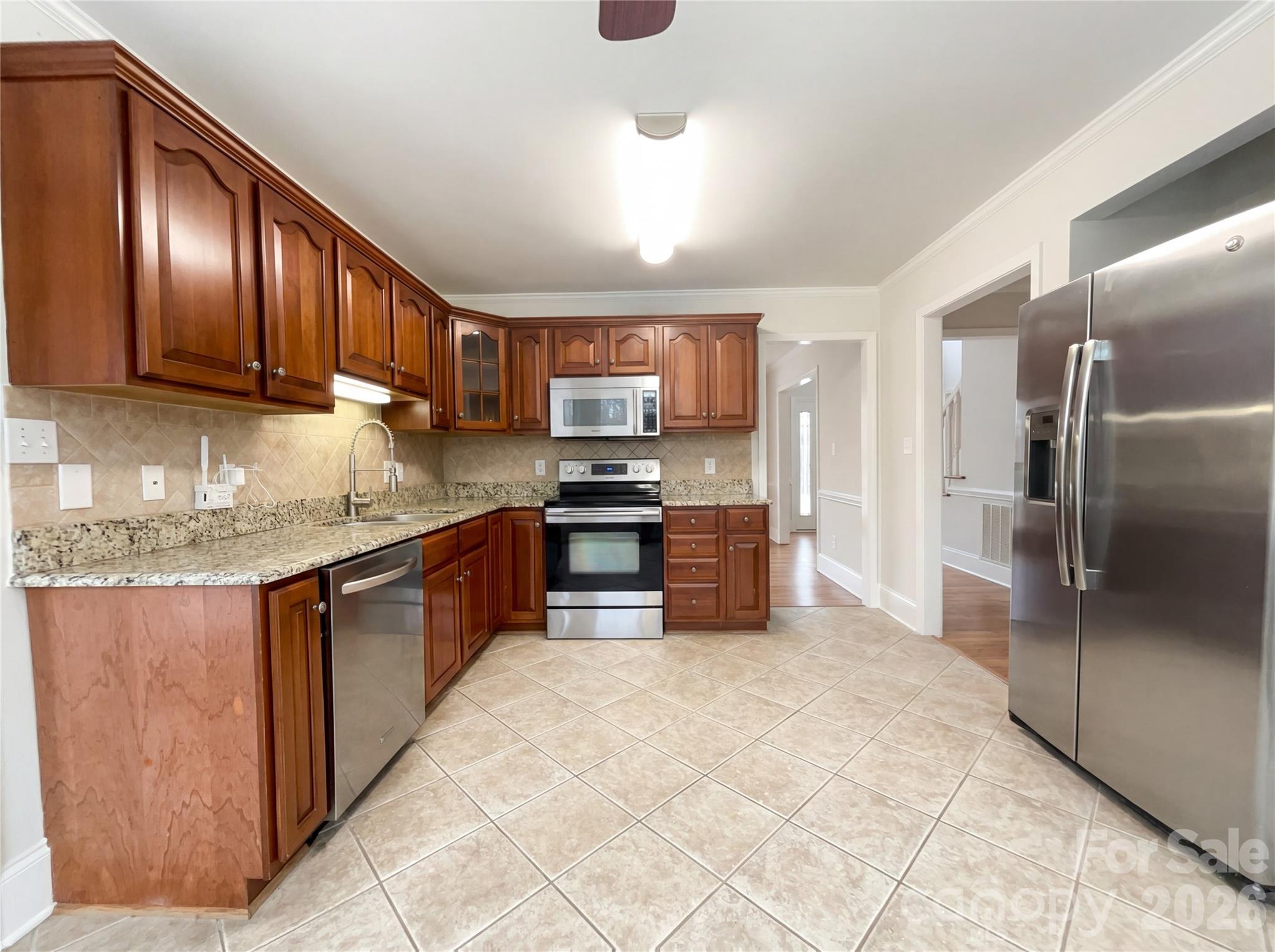 122 W Tattersall Drive