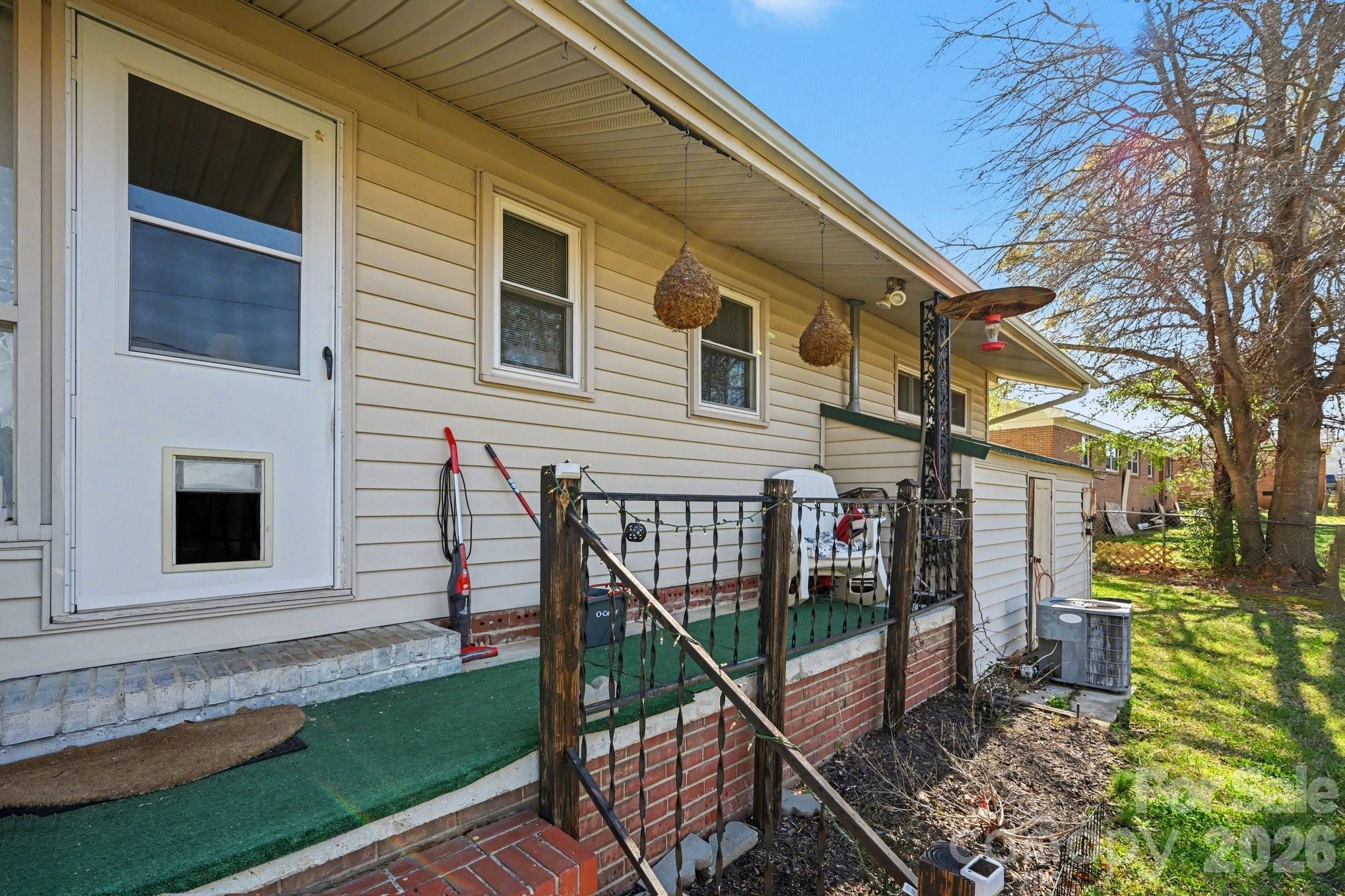 1107 Crestfield Drive