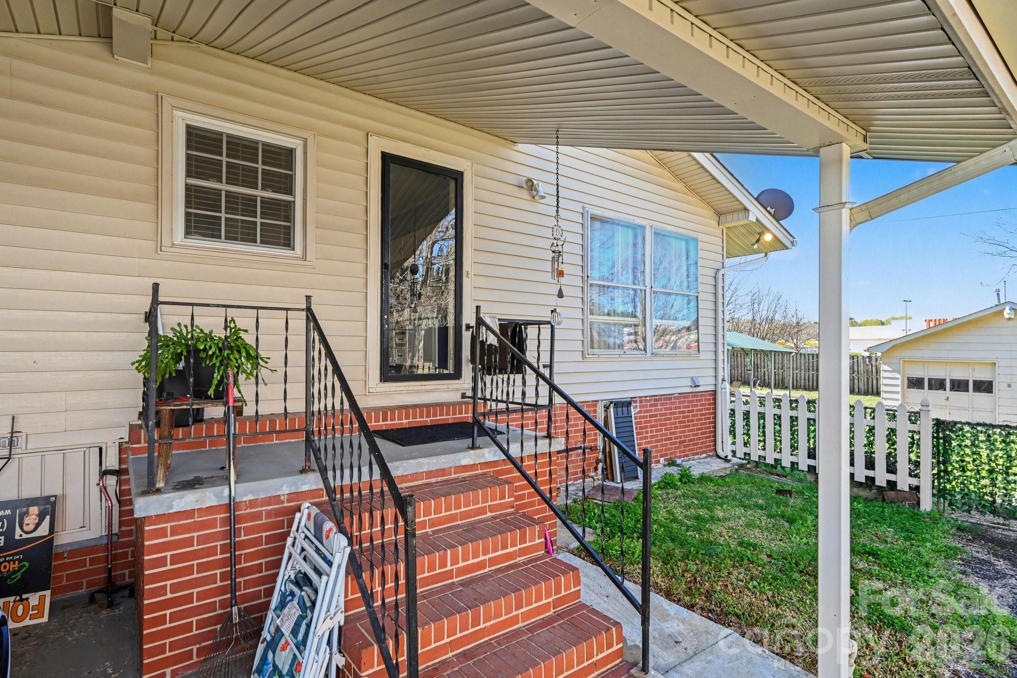 1107 Crestfield Drive