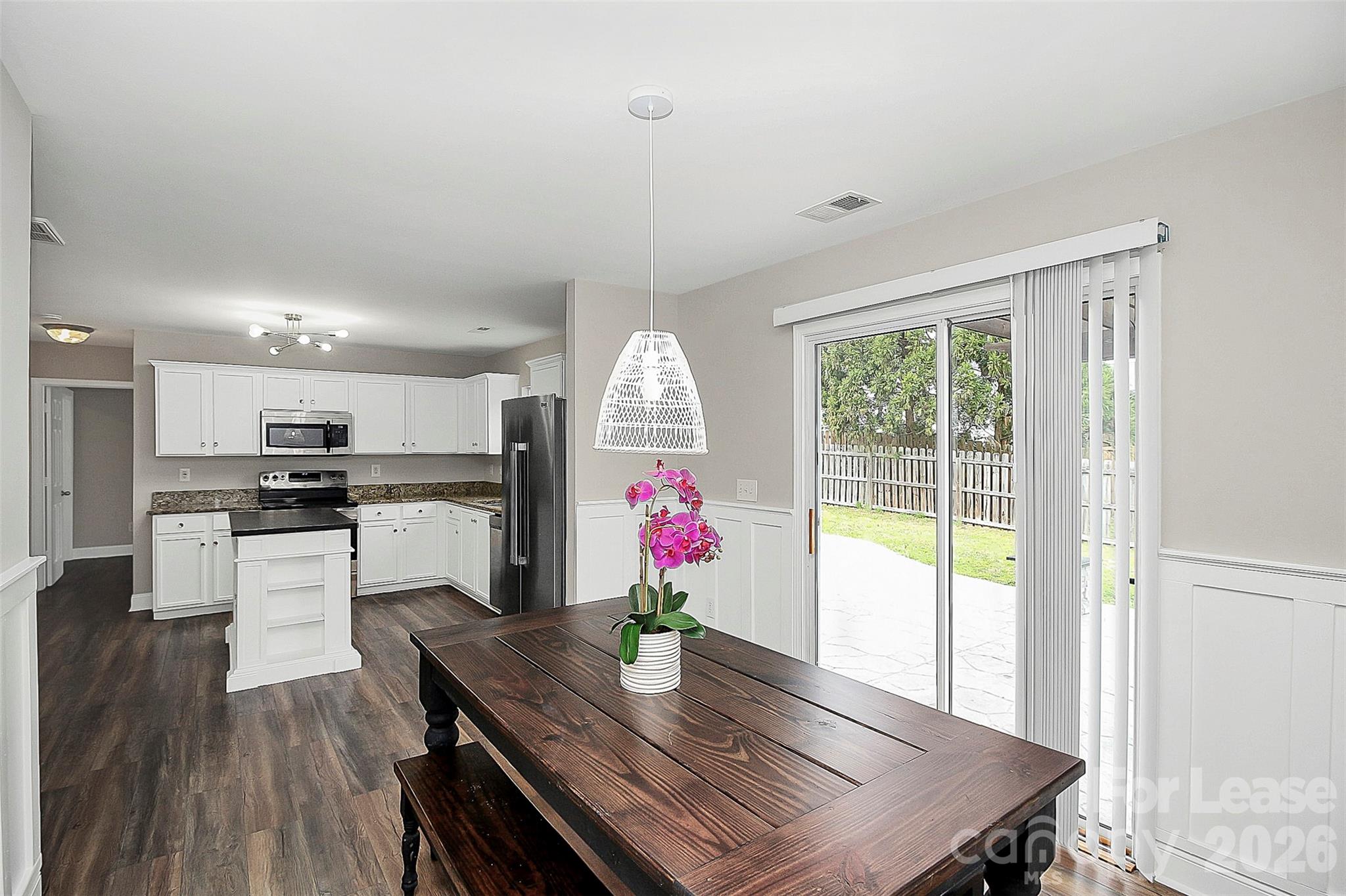 1711 Rustic Arch Way