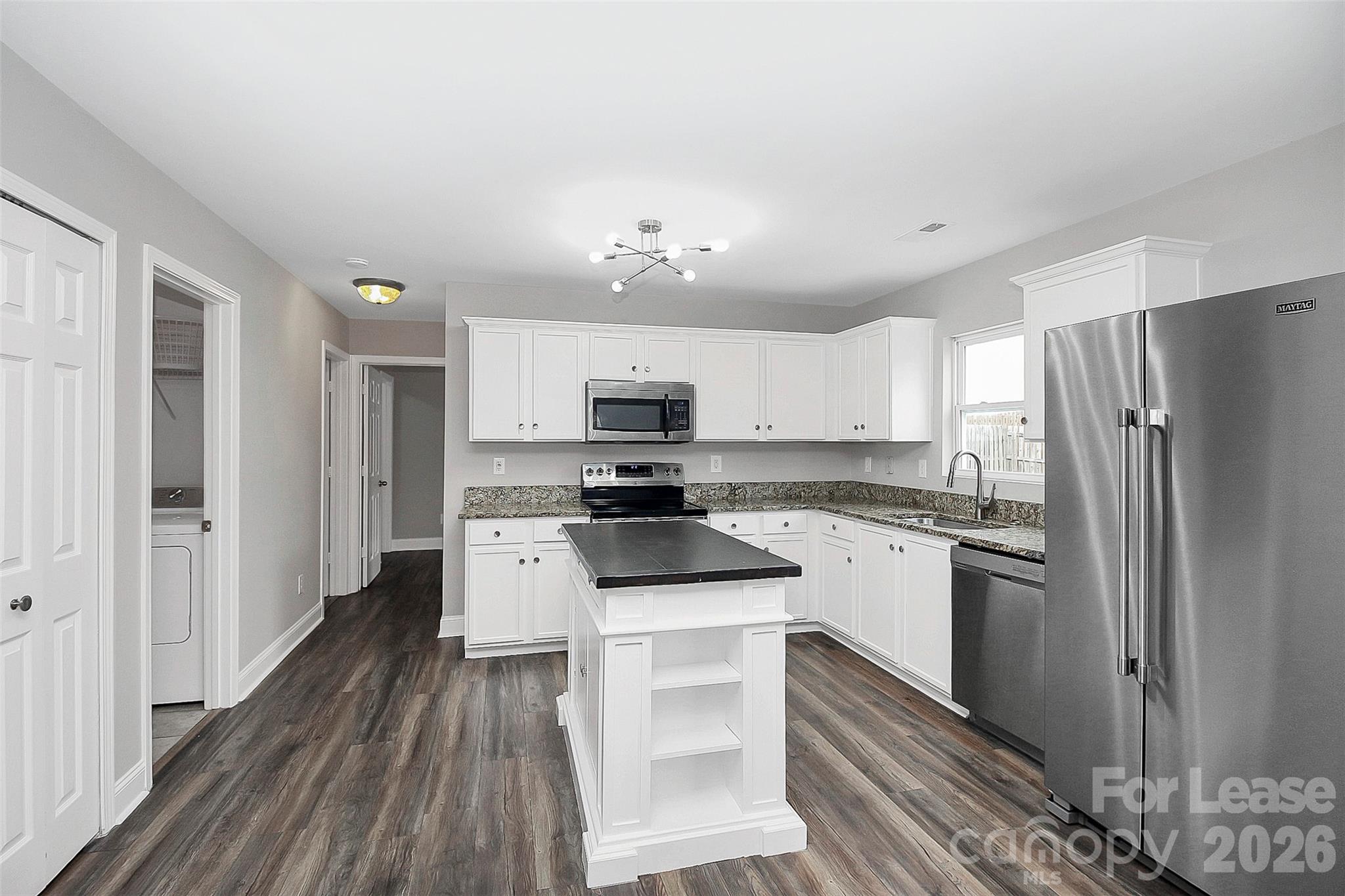 1711 Rustic Arch Way