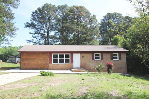 Single Family Residence in Wadesboro NC 412 Lakeview Drive.jpg