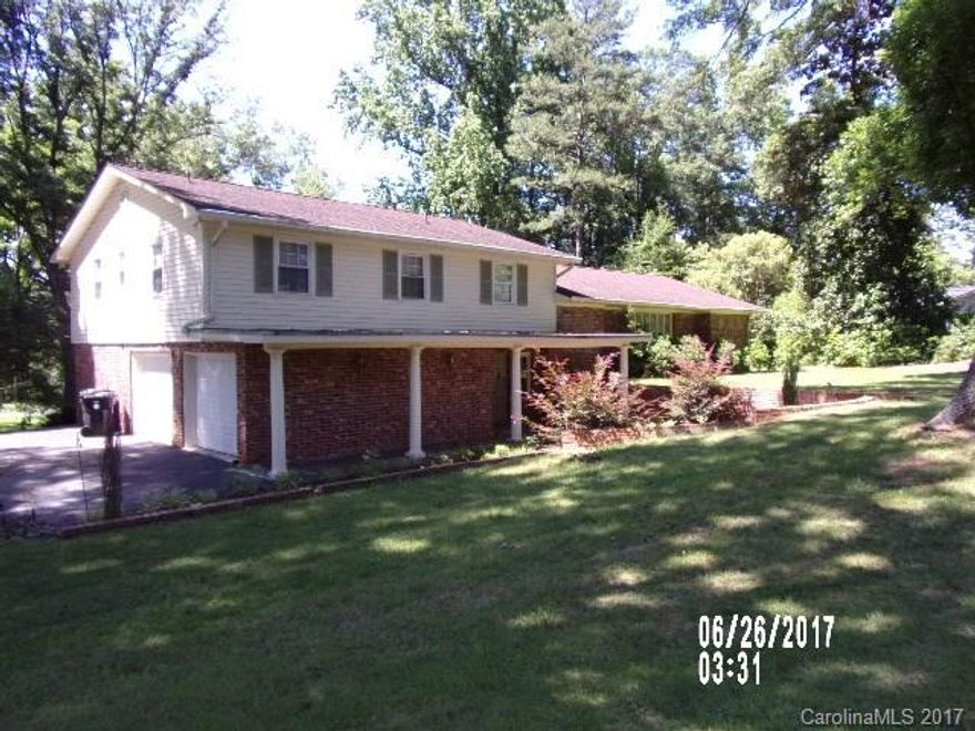 4 bed 3 bath split level in Crestwood Heights Concord.