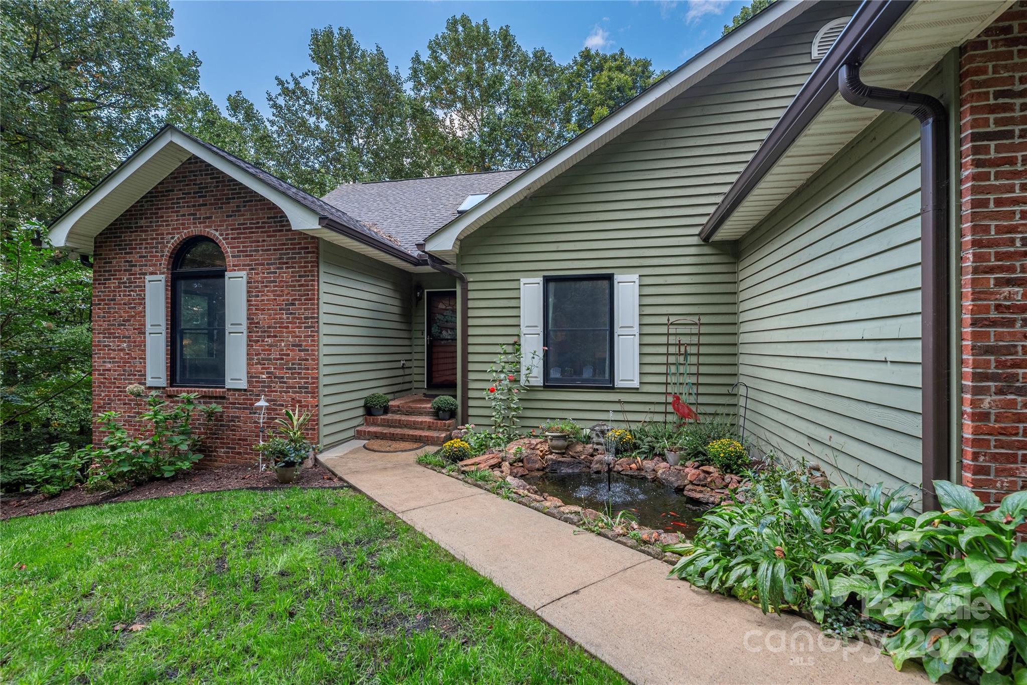 98 Red Oak Drive