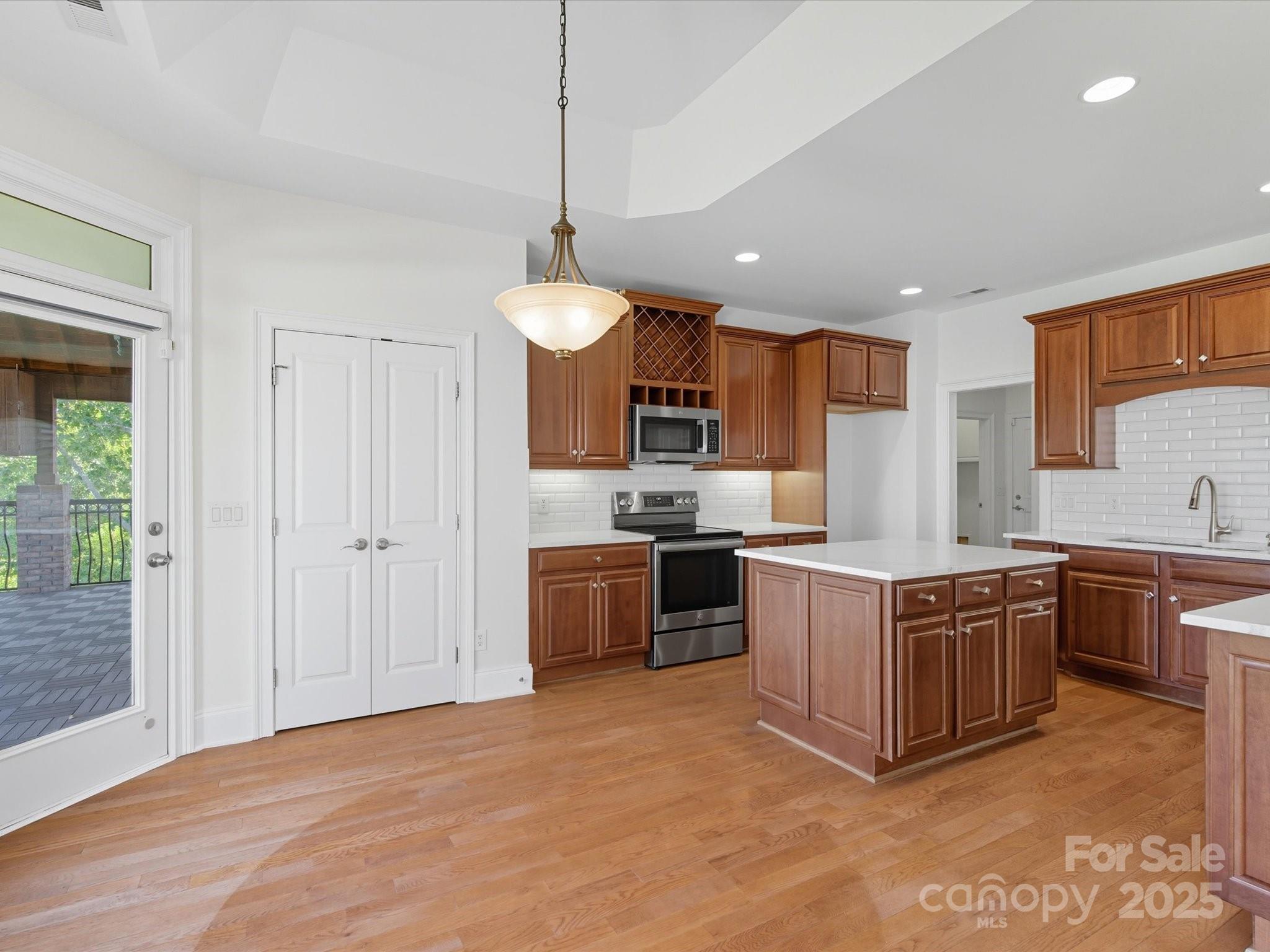 River Lake - Residential