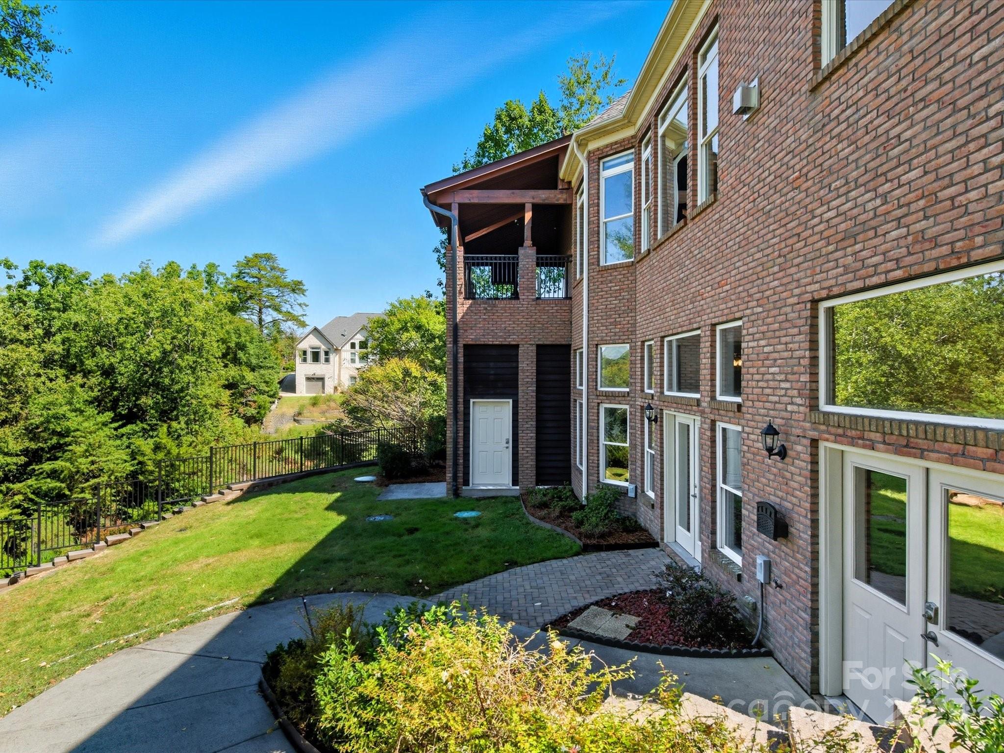 River Lake - Residential