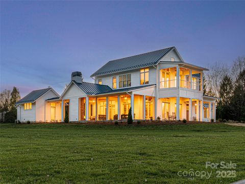 5 Sweetgrass Lane Fletcher NC 28732